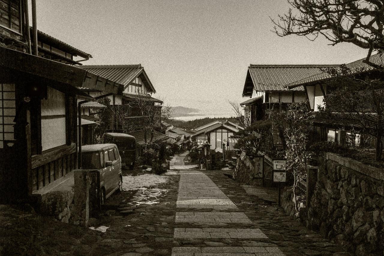 Creating a Vintage Photo Effect with Photoshop