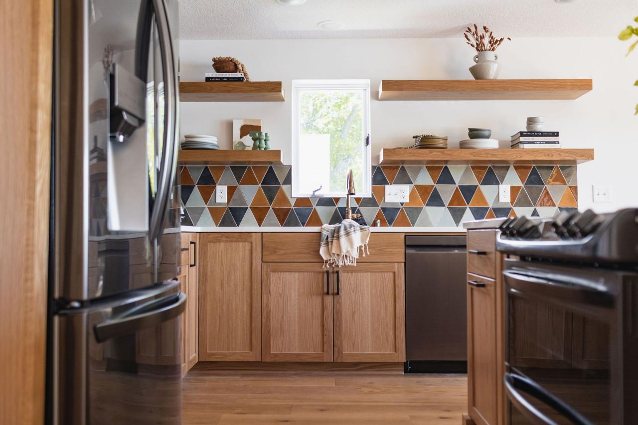 Hgtv Creative Ways to Style Wall Shelves