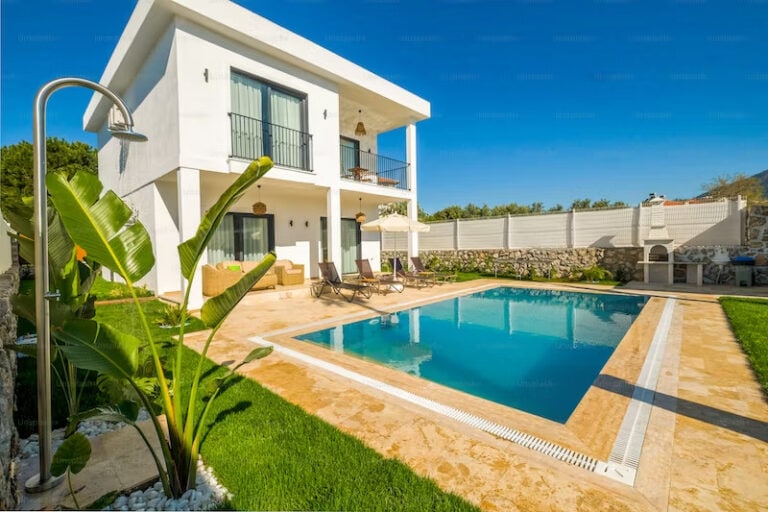 Modern vs Traditional Townhouses Explained